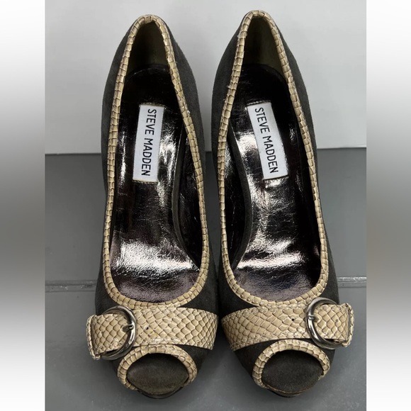 Steve Madden “Lezlie” Deep Grey Suede Snakeprint Buckle Peep Toe Heels Sz 5.5M - Picture 2 of 9